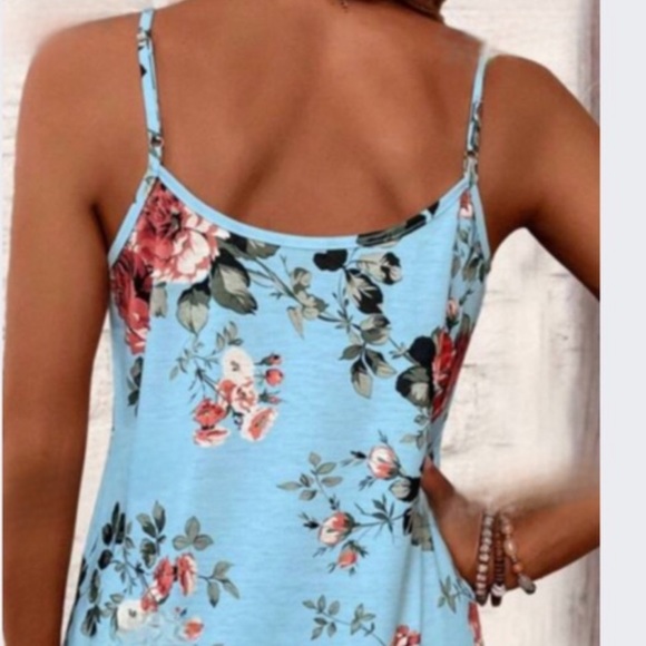 New blue floral spaghetti Strap cami top - Picture 3 of 4